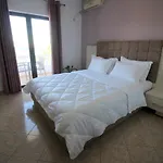 Julia Hotel