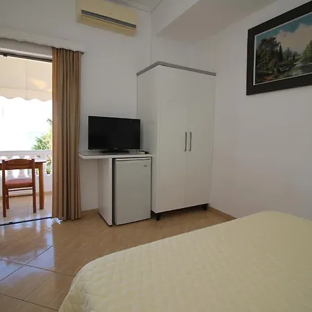Julia 3* Sarandë