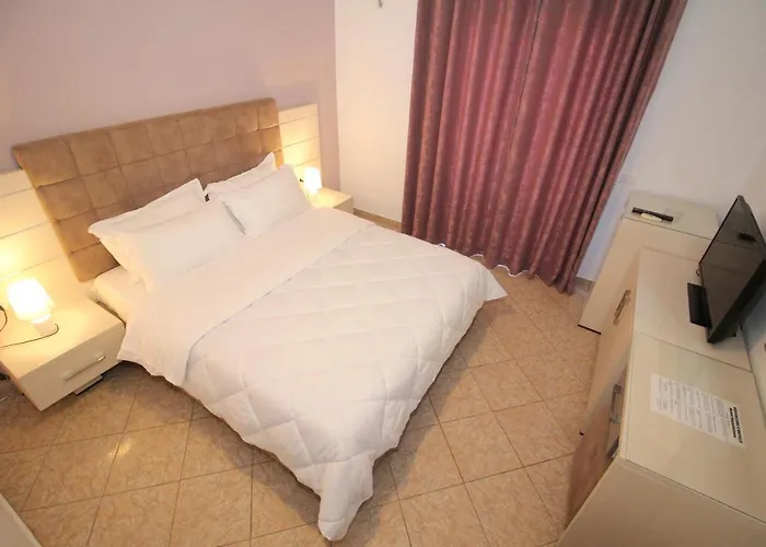 Julia Hotel