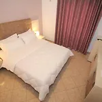 Julia Hotel