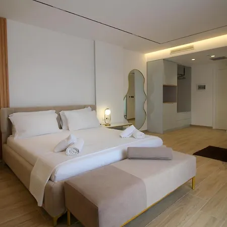 فندق Julia ساراندا