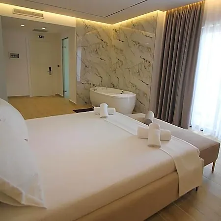 Julia 3* Sarandë