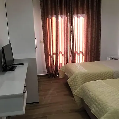Julia 3* Sarandë