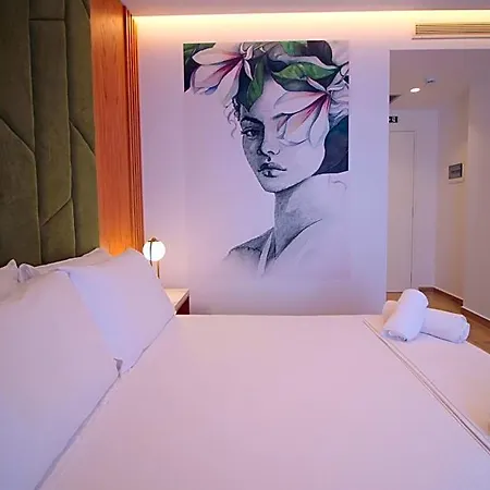 Julia Hotel