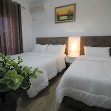 Julia Hotel